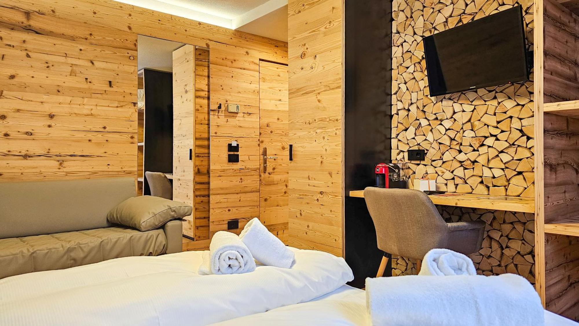 Alps Oriental Wellness Hotel 坎波多尔奇诺 外观 照片