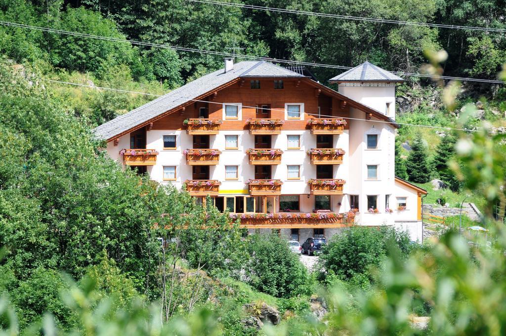 Alps Oriental Wellness Hotel 坎波多尔奇诺 外观 照片