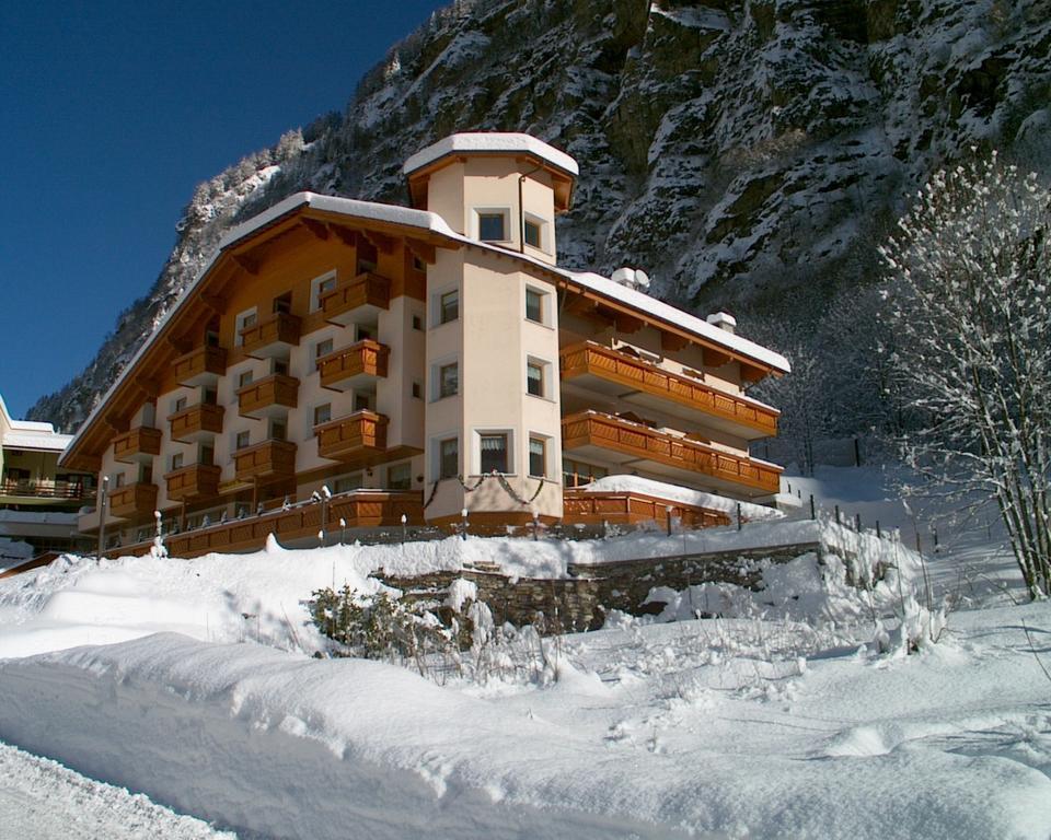 Alps Oriental Wellness Hotel 坎波多尔奇诺 外观 照片